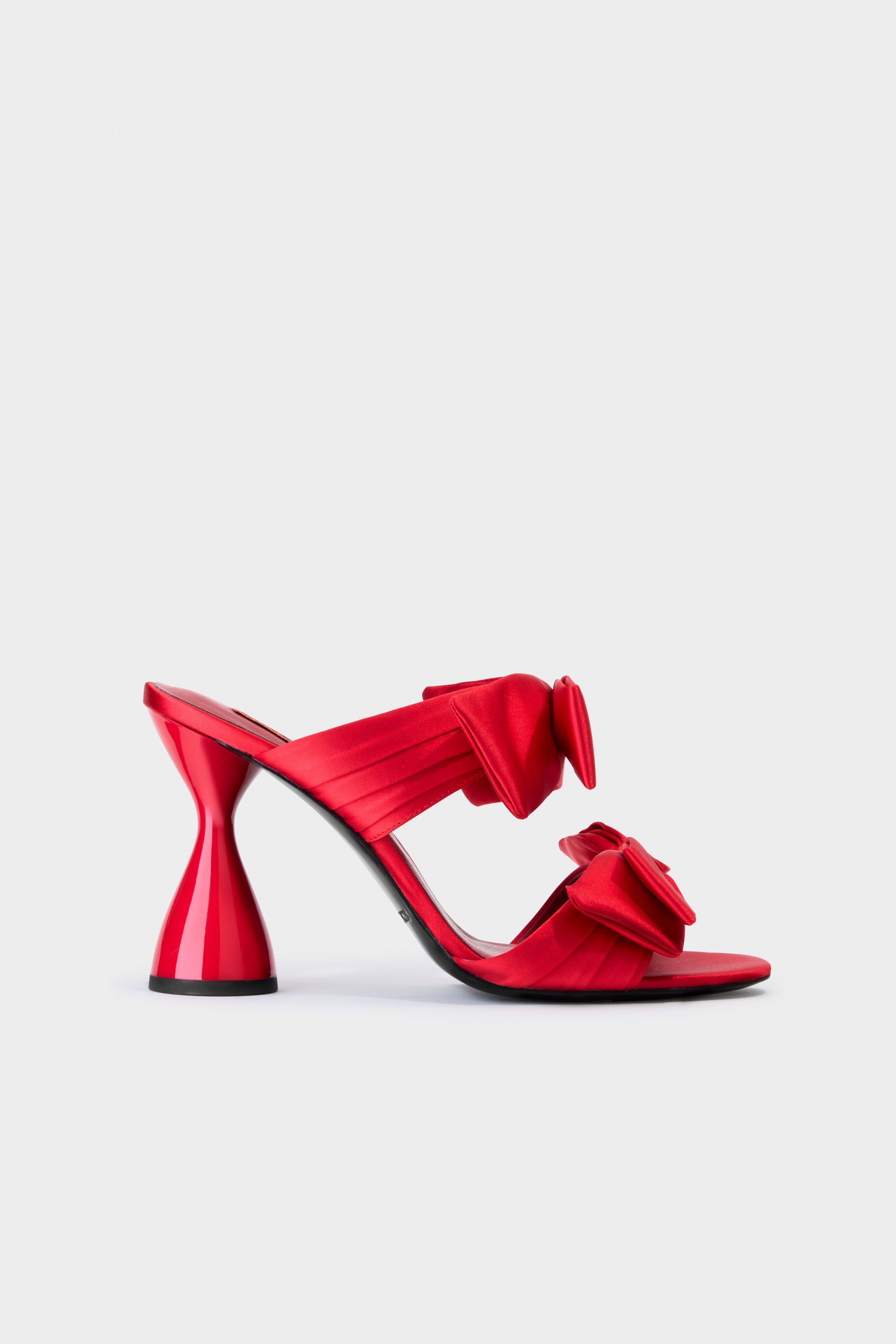 Bow Verner Heel In Lucky Red – Simon Miller