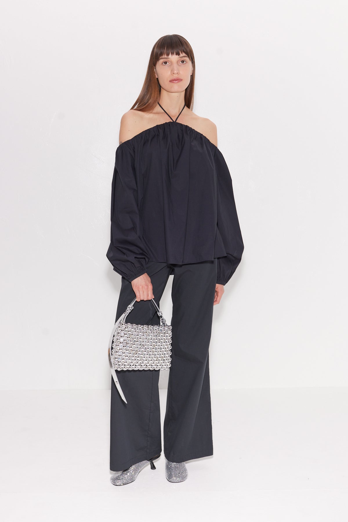 W3336-OLEANDER-POPLIN-TOP-BLACK-WITH-MINI-PUFFIN-BAG-SILVER-FULL-BODY-SHOT