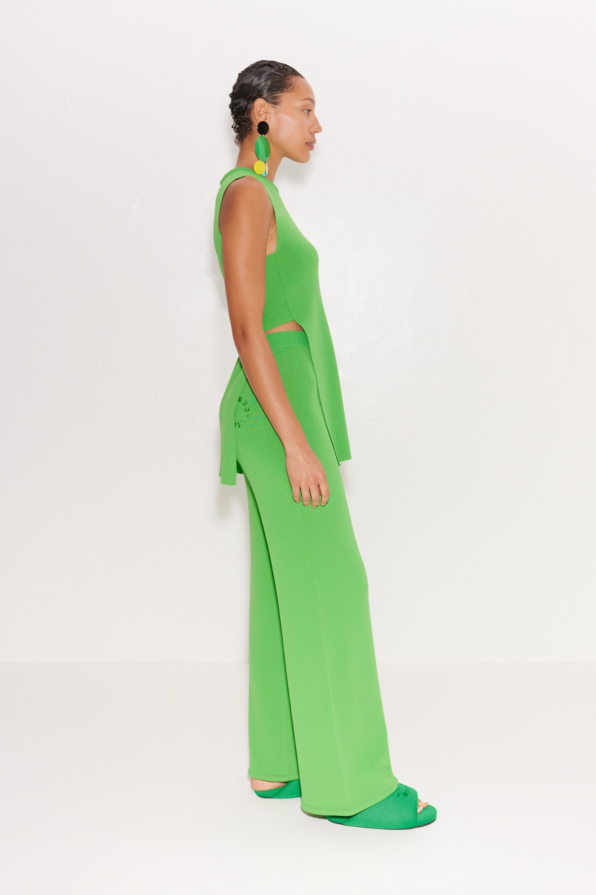 W3241-KNITS-BY-CANOGA-TOP-GUMMY-GREEN-FULL-SIDE-PROFILE