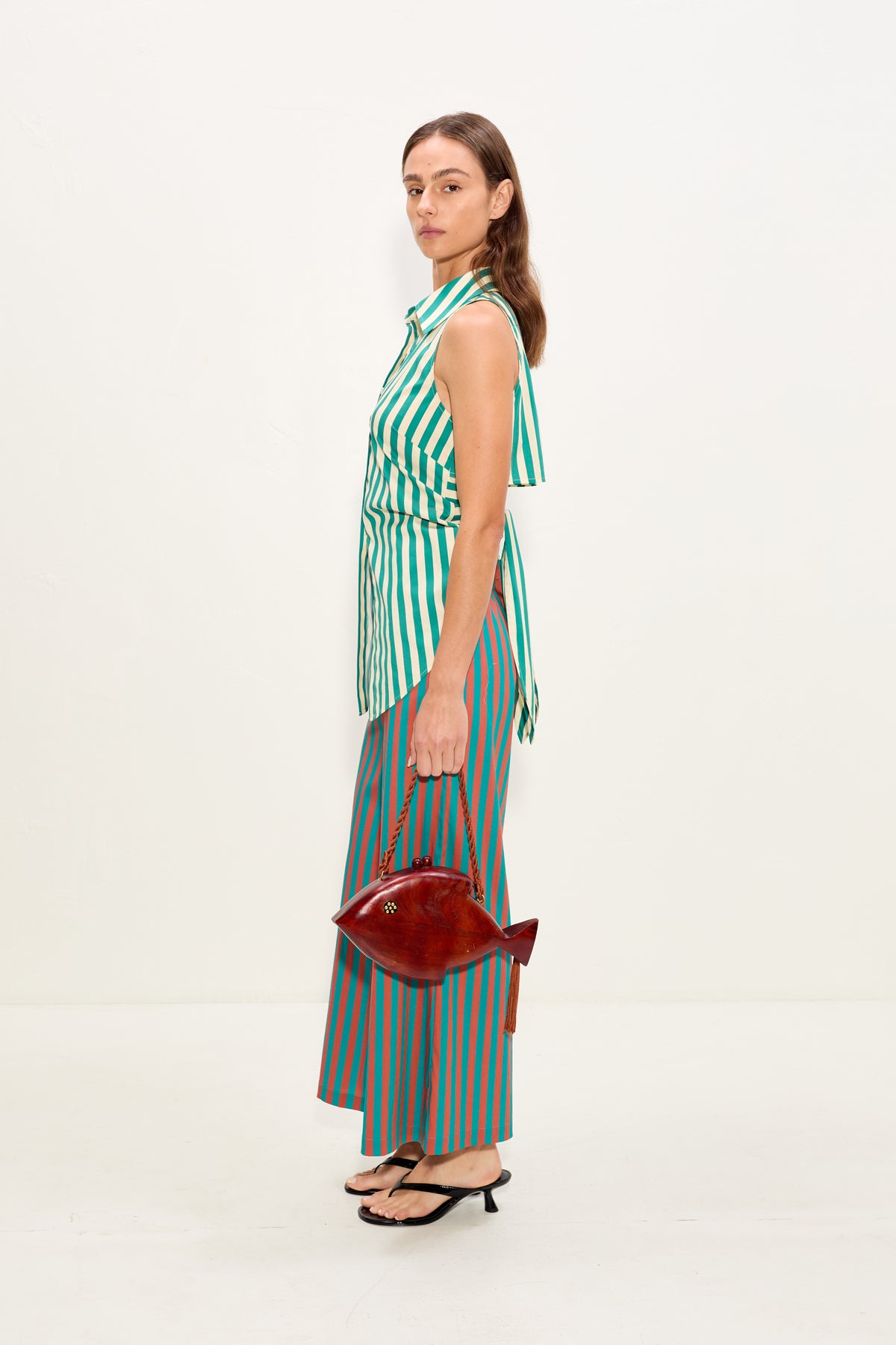 Loch Sleeveless Poplin Button Up In Teal/Cream Stripe