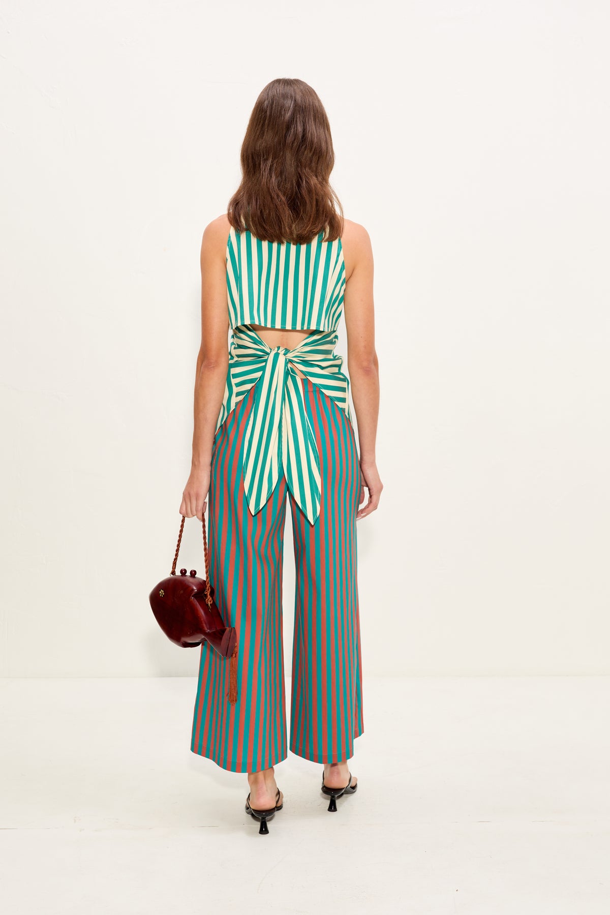 Loch Sleeveless Poplin Button Up In Teal/Cream Stripe