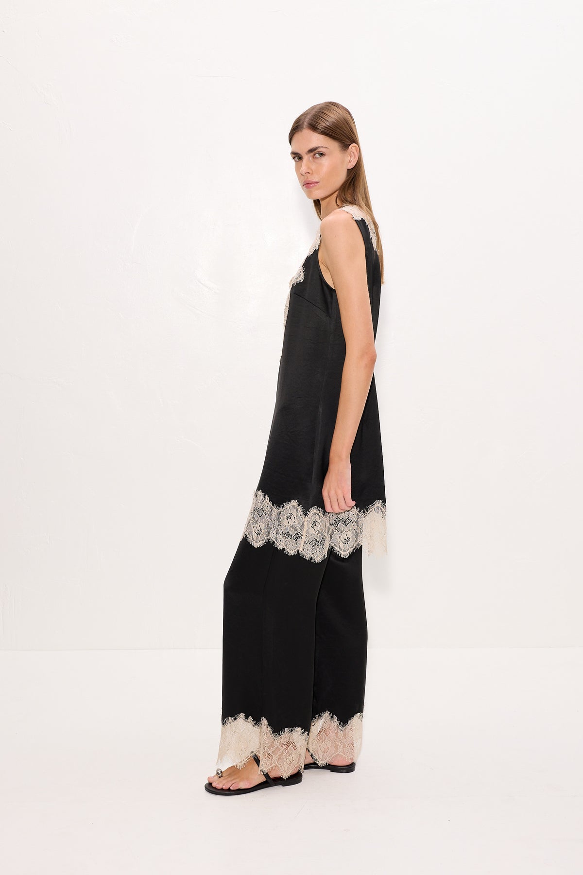 Nella Satin Lace Pant In Black/Bone