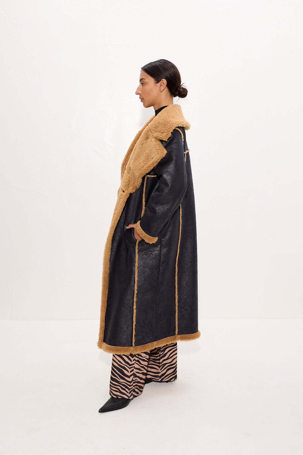 Jetz Faux Shearling Coat In Black