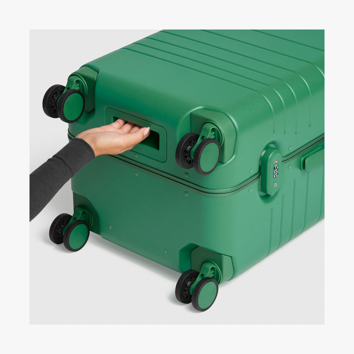 Hybrid Trunk Large In Jungle Green