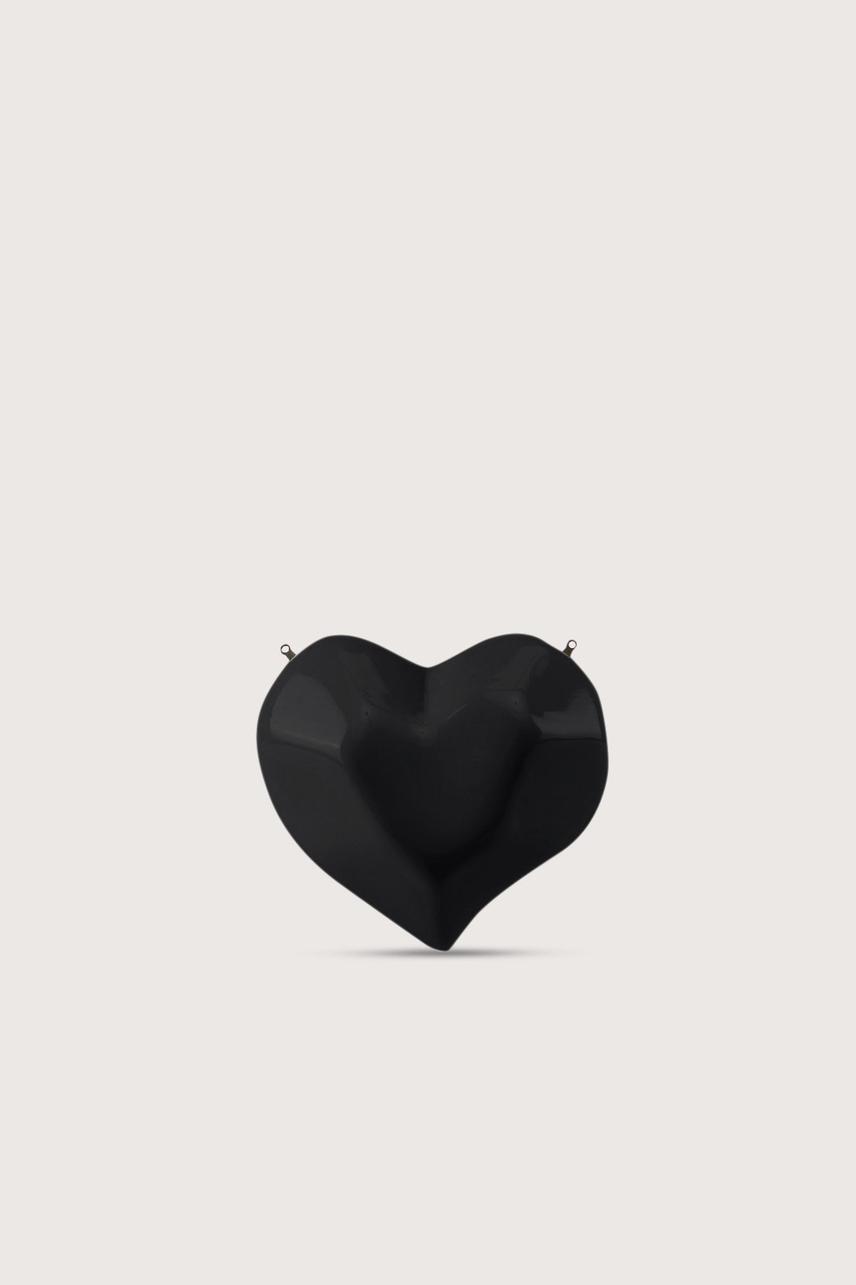 S1005-MOLDED-HEART-BAG-BLACK