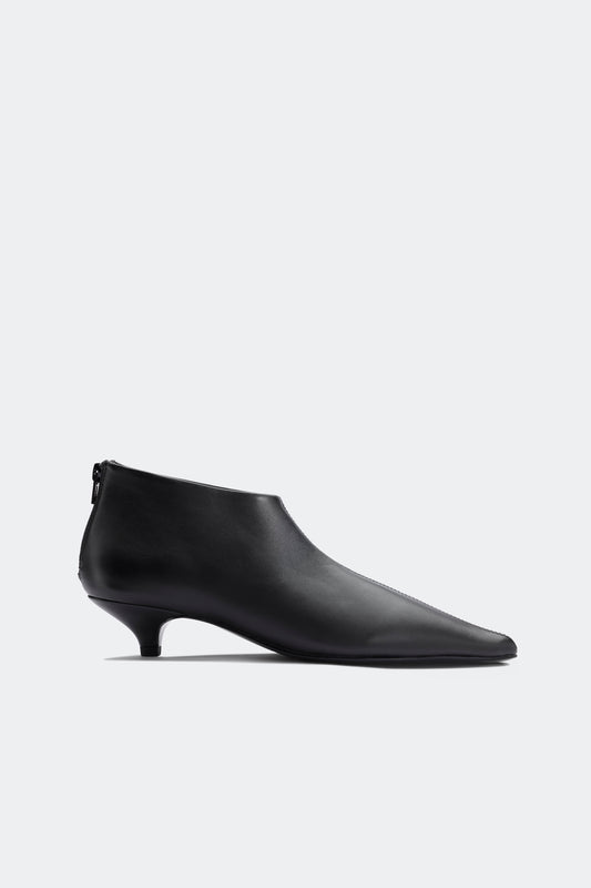 Leather Arrow Boot In Black