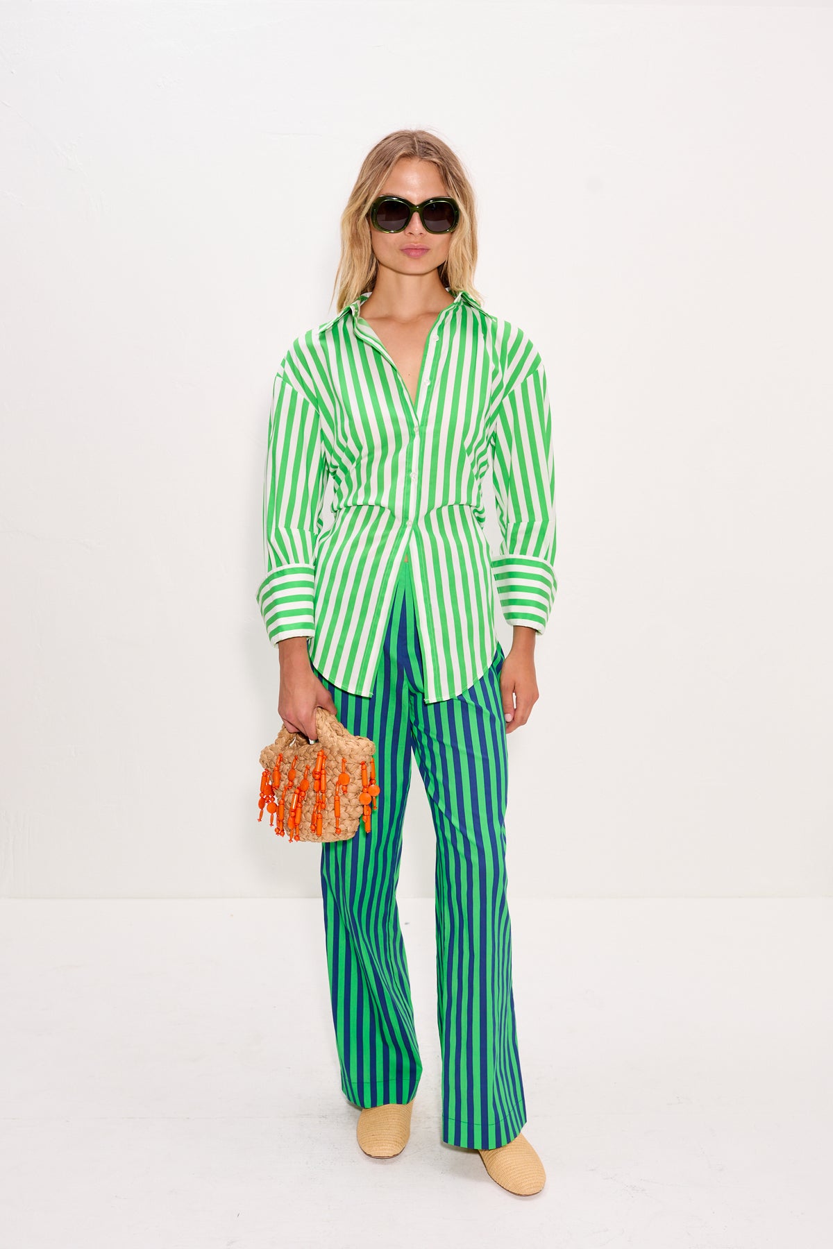 Loch Poplin Button Up In Grass Green/Macadamia