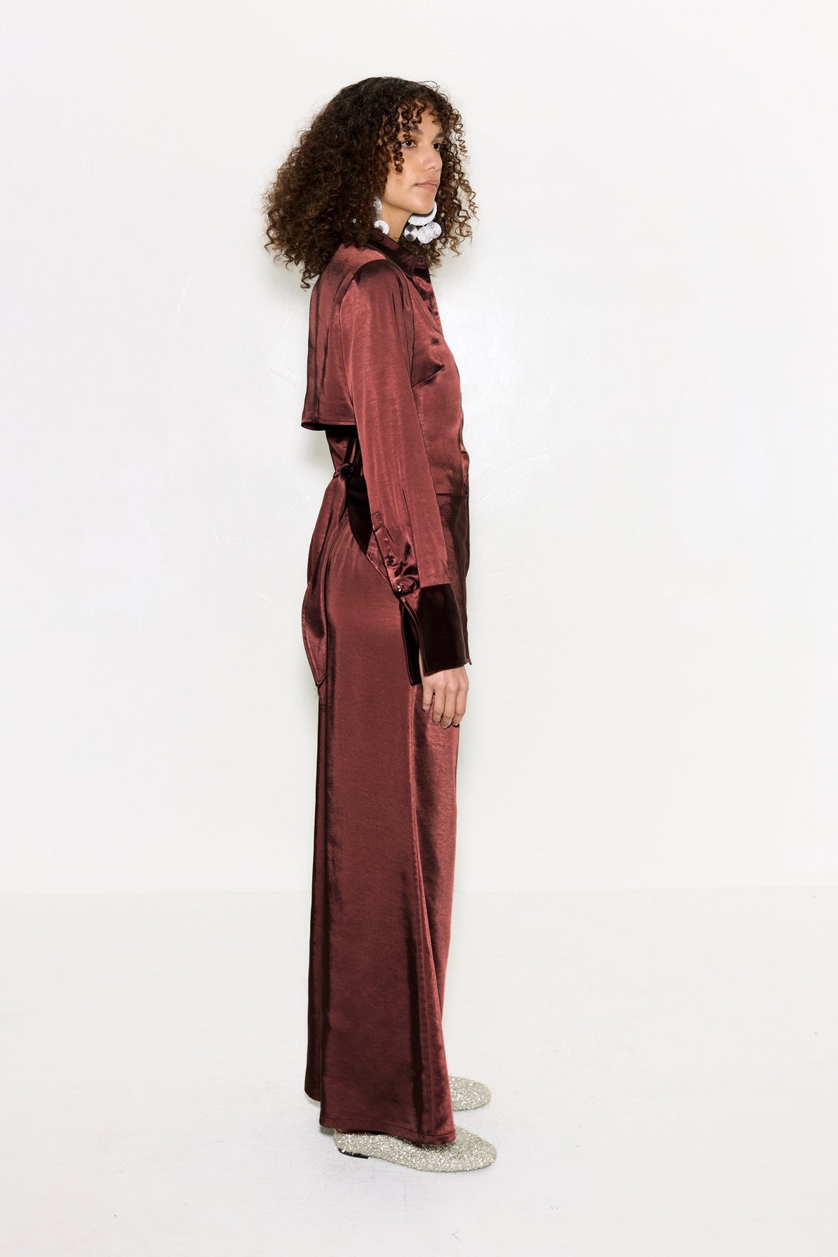 LOCH SATIN BUTTON UP IN CHOCO BROWN