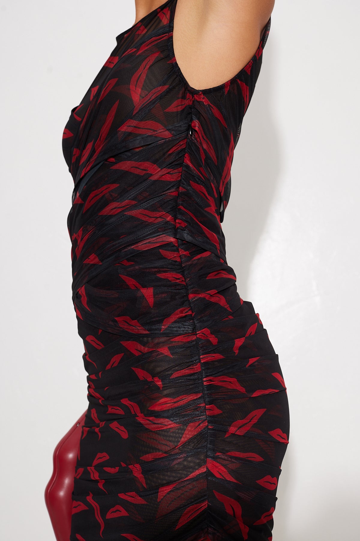KINNYMESHDRESS-LIPPRINT