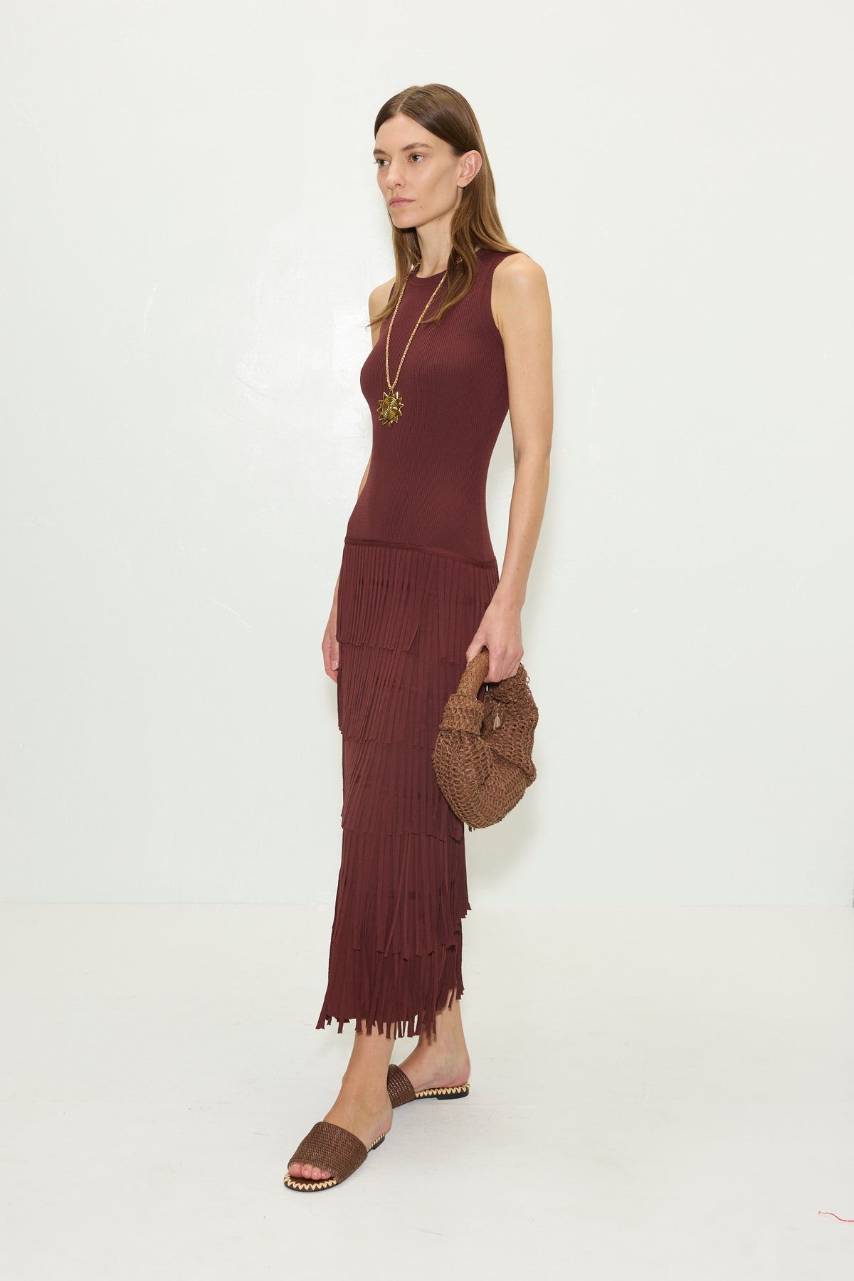 W7247-ZAZASLEEVELESSKNITFRINGEDRESS-CHOCOBROWN